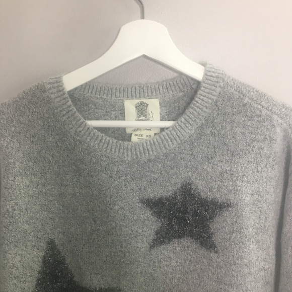 SOLD Lili's Closet Grey Oversized Star Sweater - Picture 3 of 7
